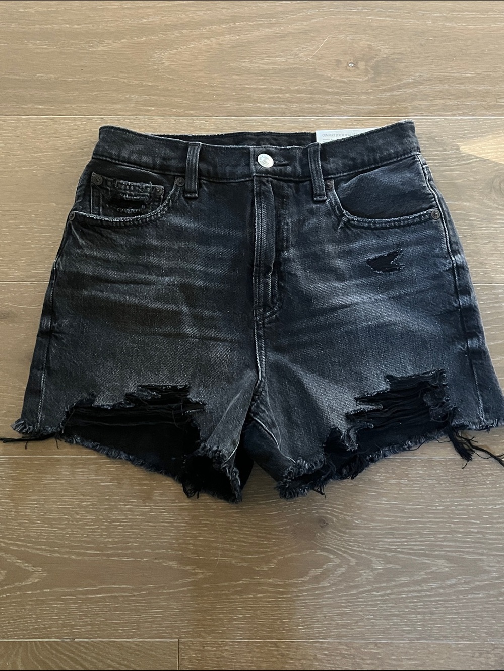 NWT American Eagle Highest Rise 90’s Boyfriend Distressed Shorts in Black size 0